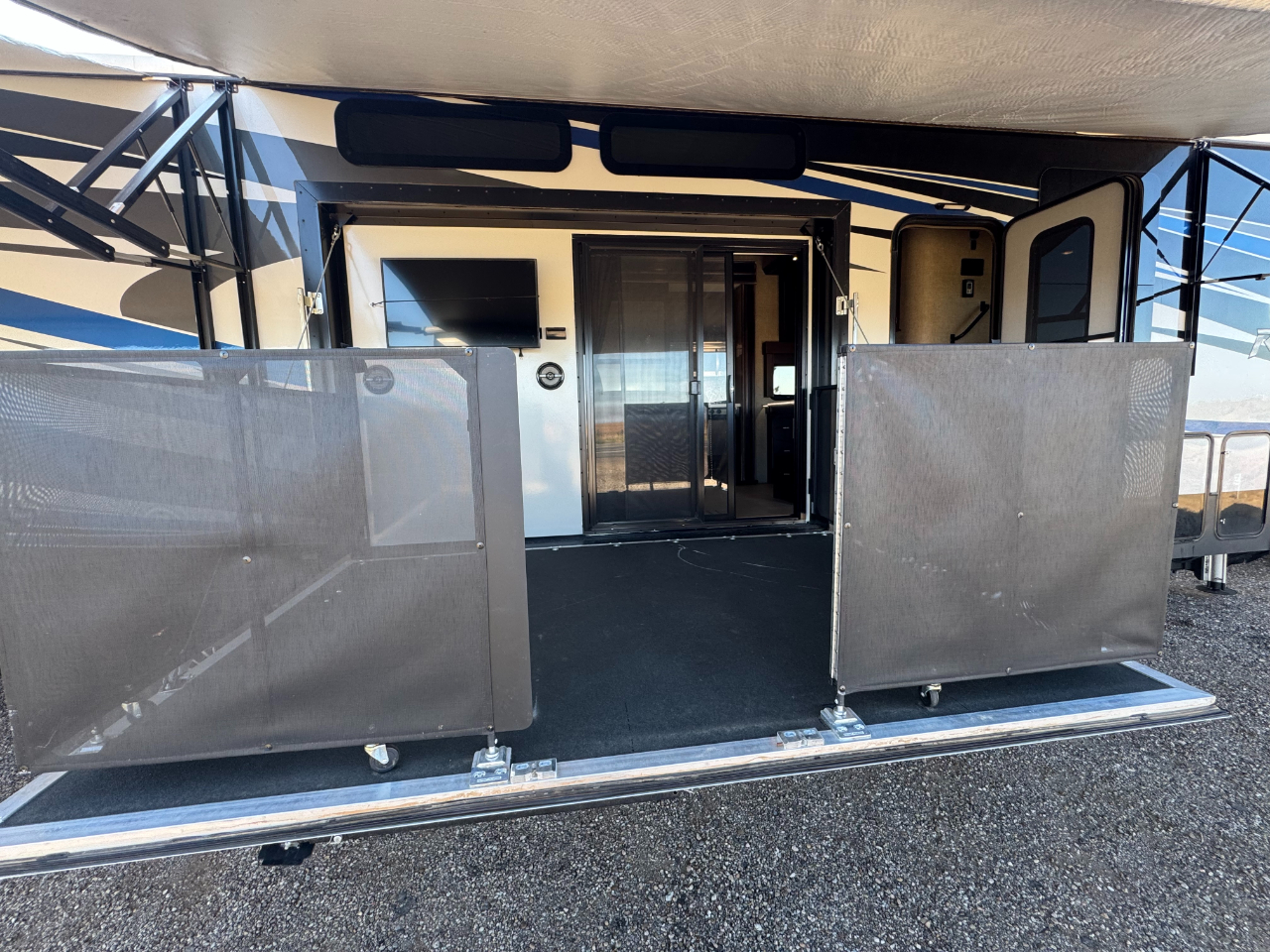 Keystone RV Raptor Toy Hauler  2016 Keystone RV Raptor Toy Hauler  2016