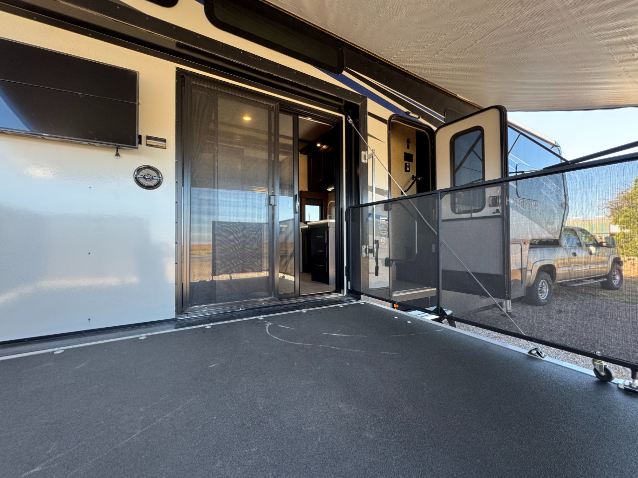 Keystone RV Raptor Toy Hauler  2016 Keystone RV Raptor Toy Hauler  2016