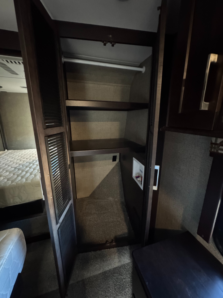 Keystone RV Raptor Toy Hauler  2016 Keystone RV Raptor Toy Hauler  2016