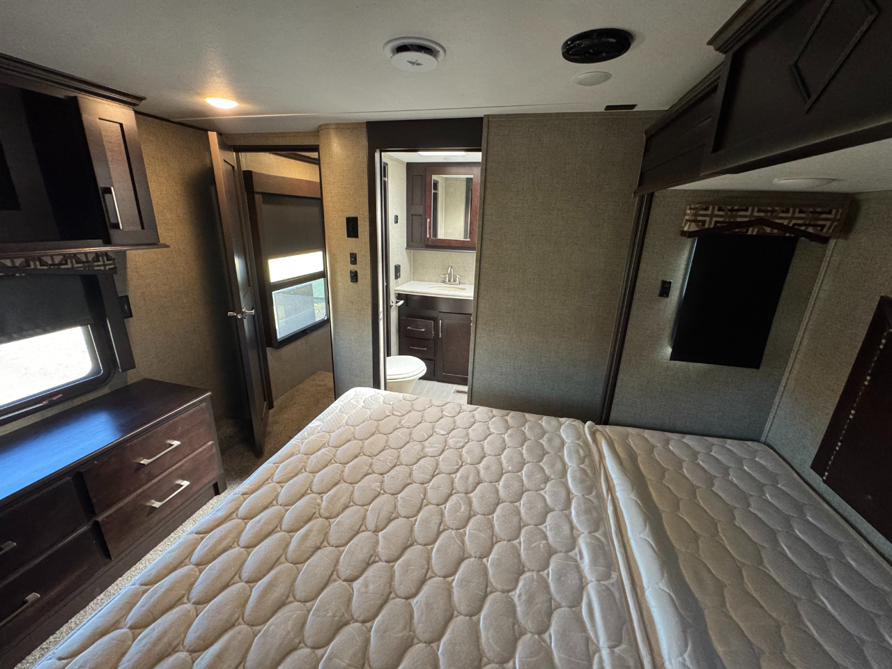 Keystone RV Raptor Toy Hauler  2016 Keystone RV Raptor Toy Hauler  2016