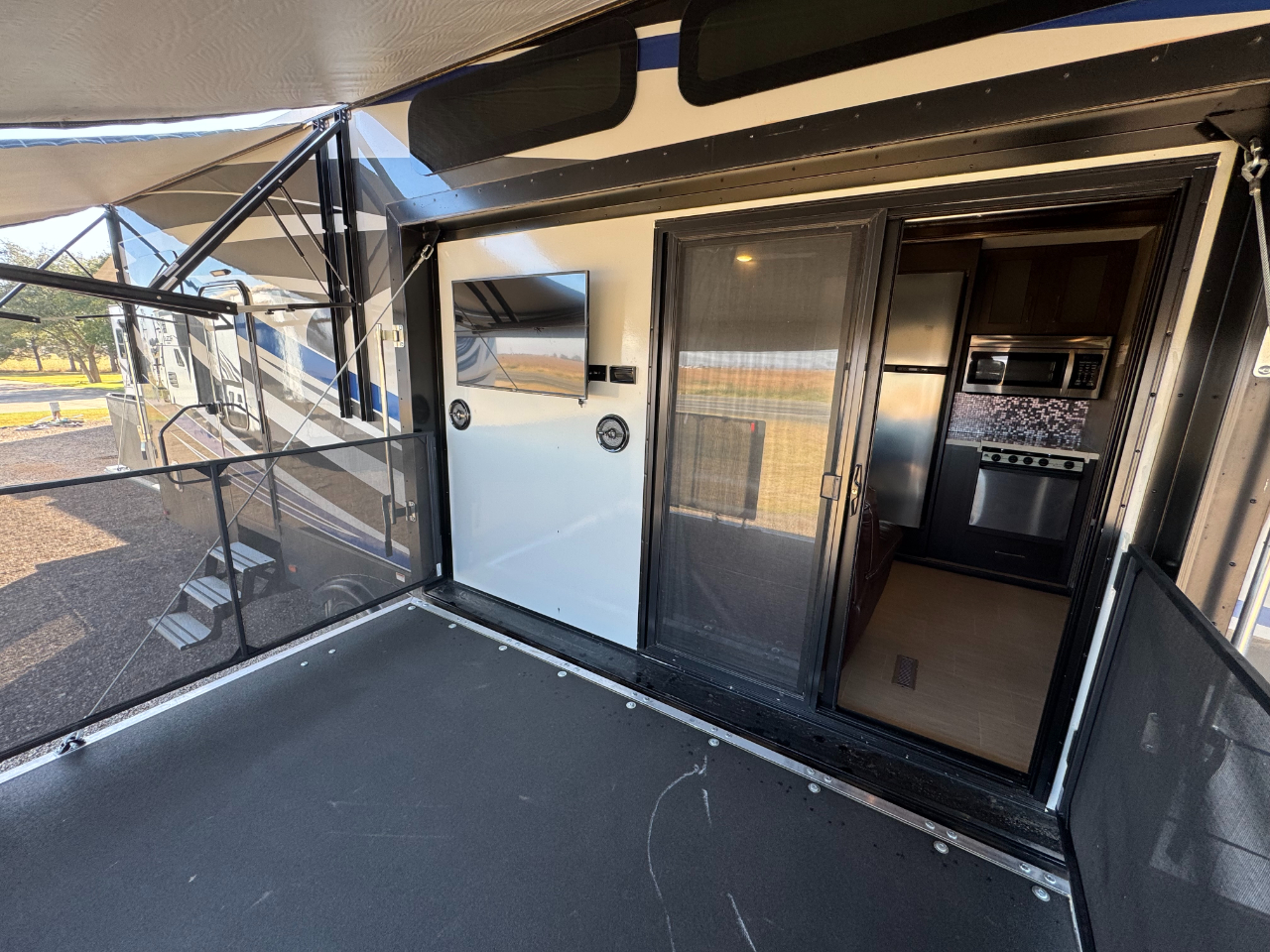 Keystone RV Raptor Toy Hauler  2016 Keystone RV Raptor Toy Hauler  2016