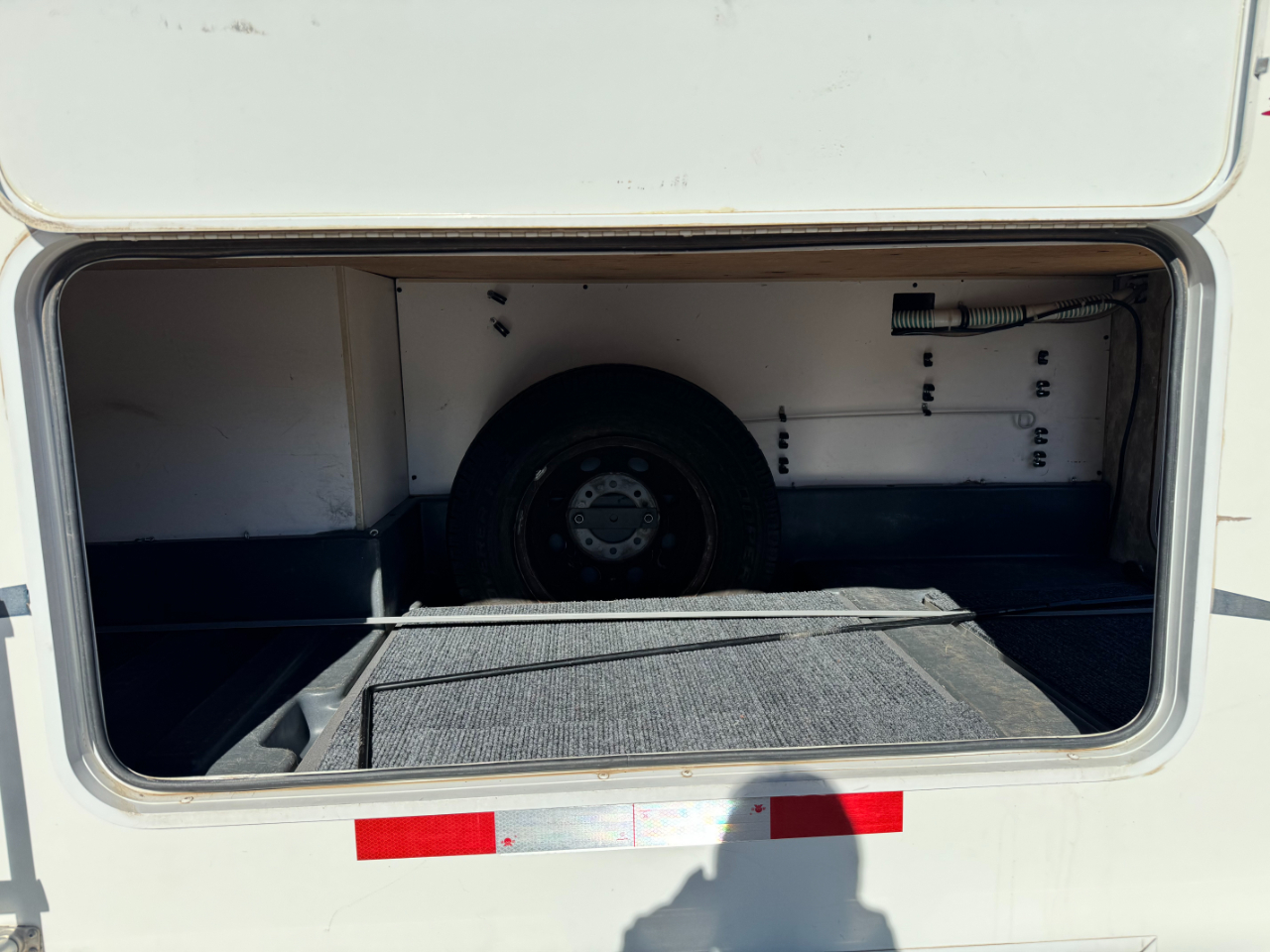 Winnebago Access  2007