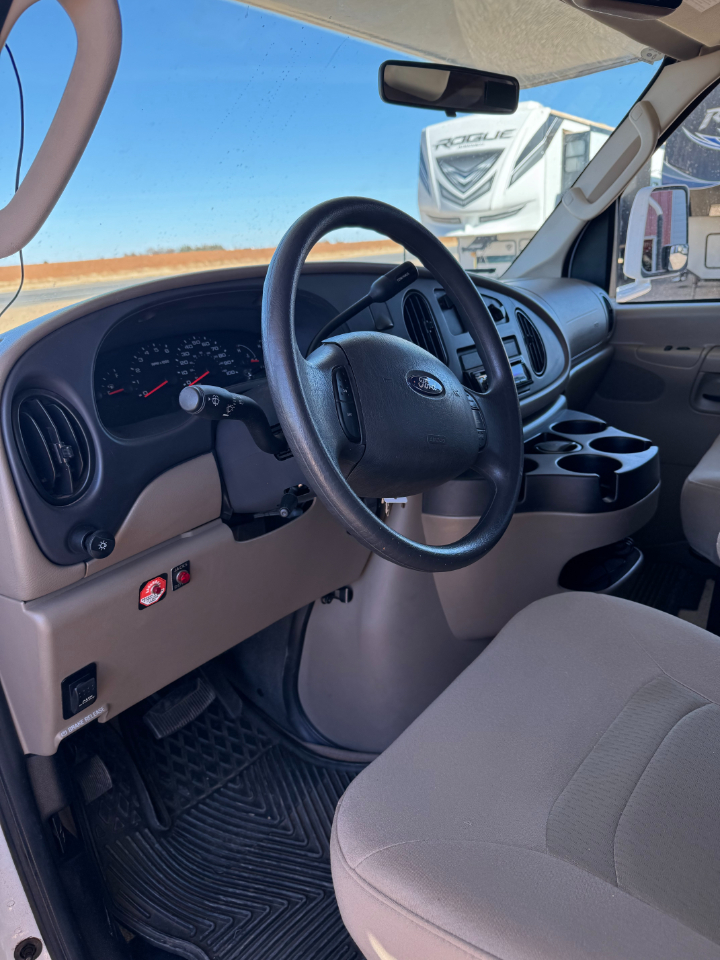 Winnebago Access  2007