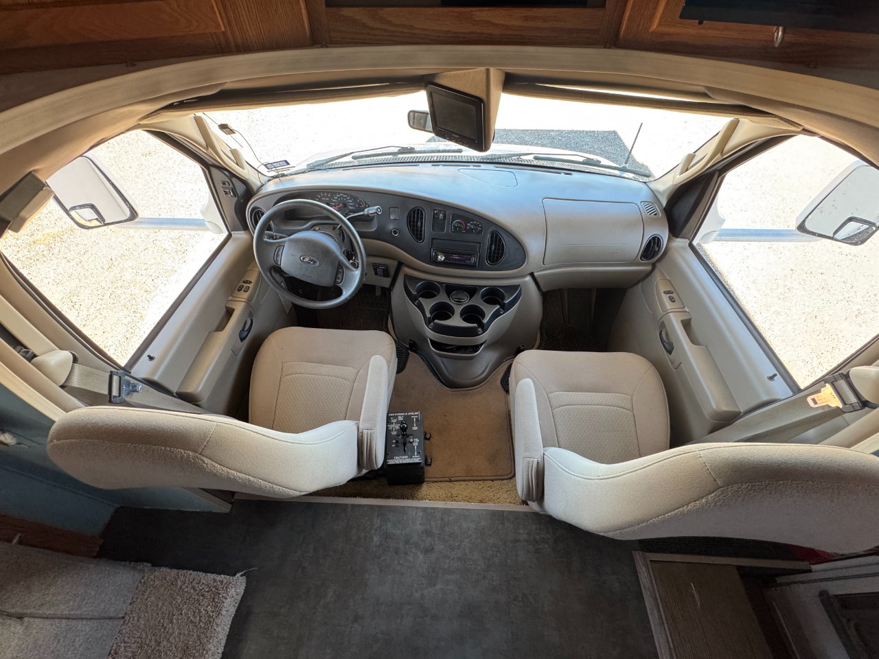 Winnebago Access  2007