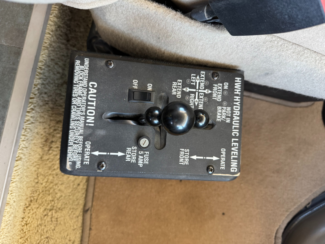 Winnebago Access  2007