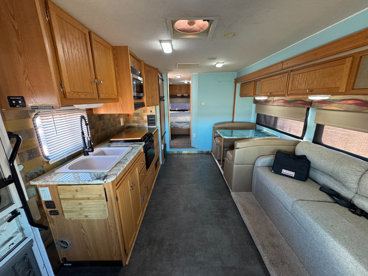 Winnebago Access  2007