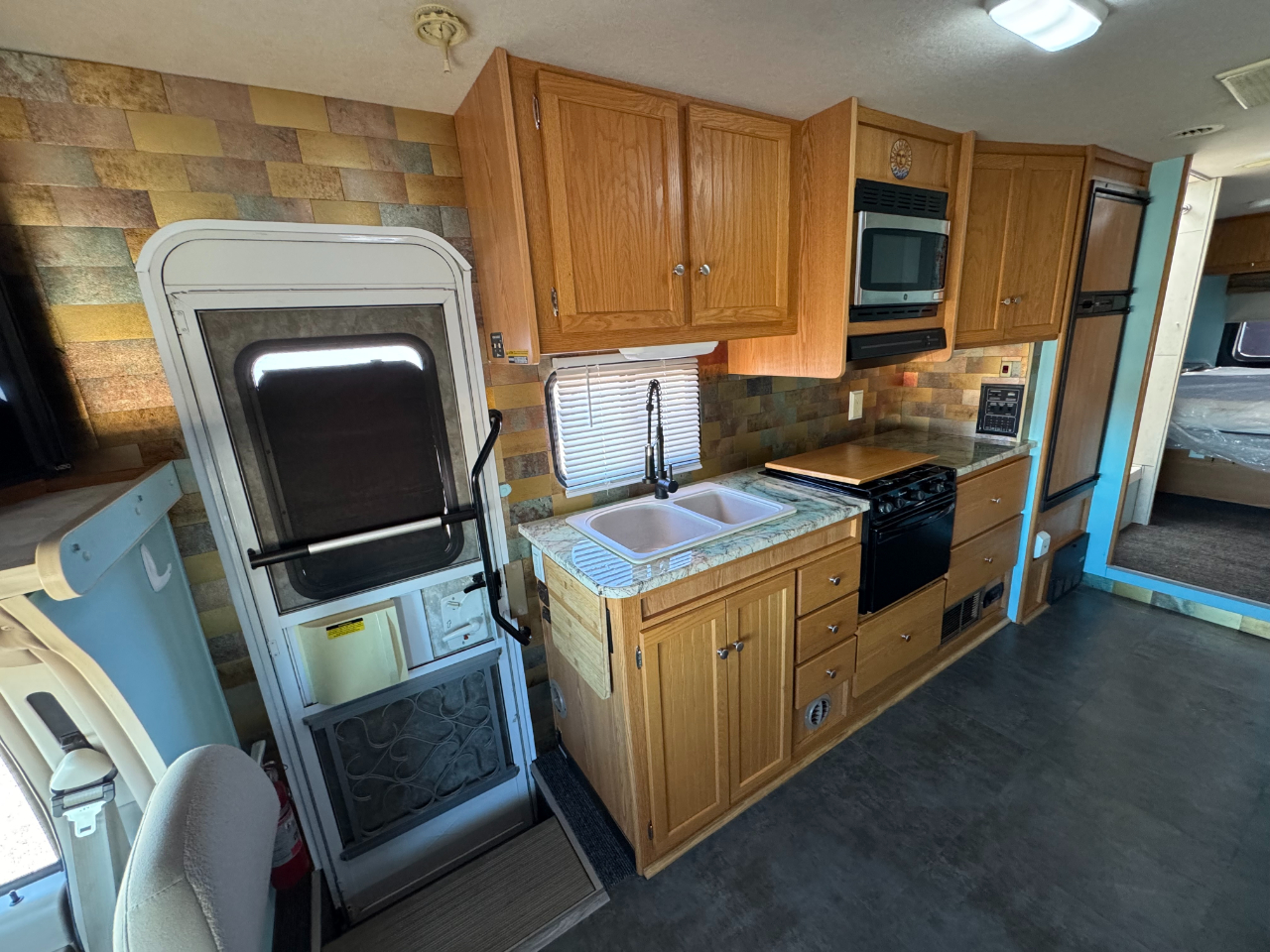 Winnebago Access  2007