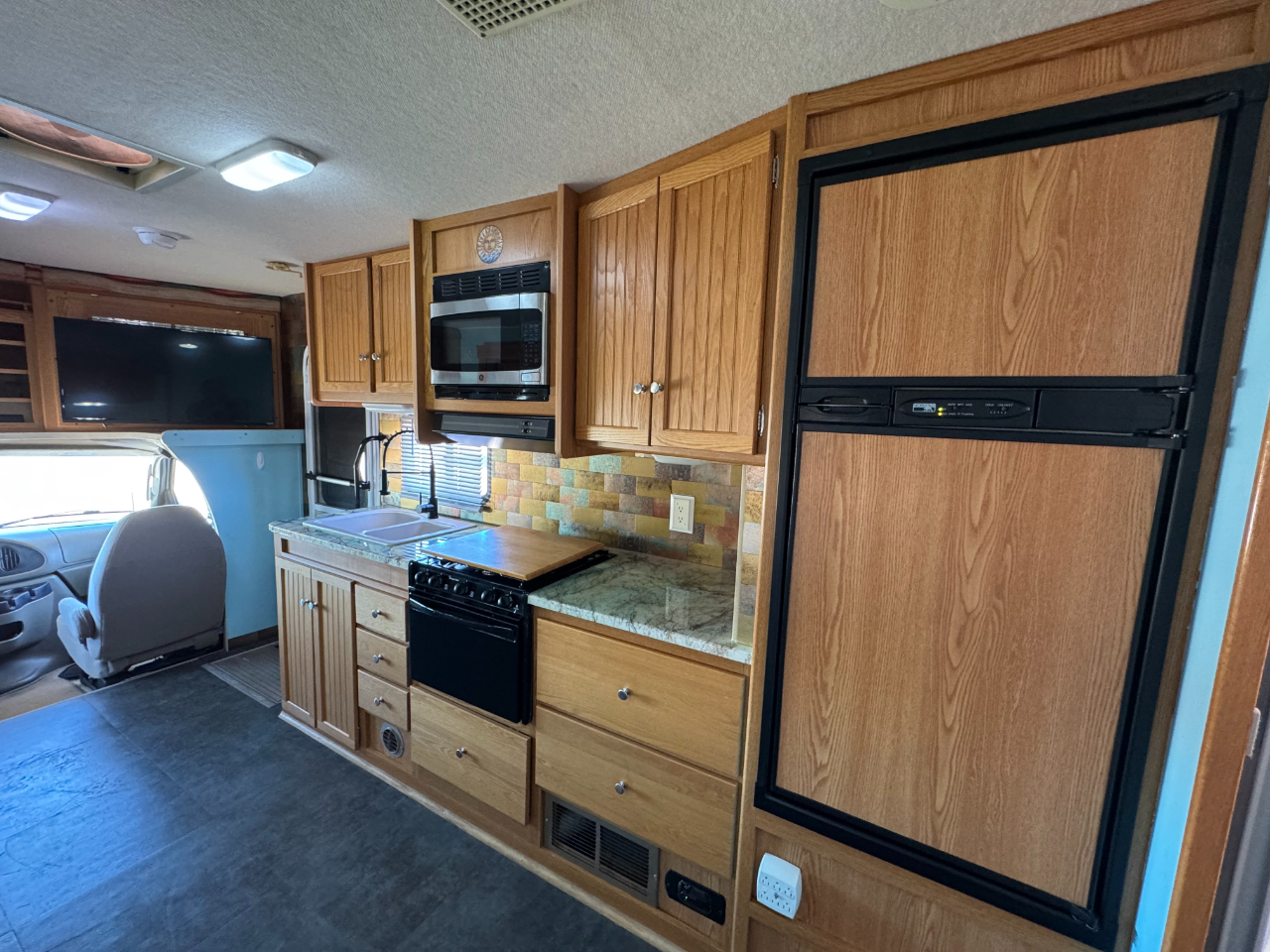 Winnebago Access  2007