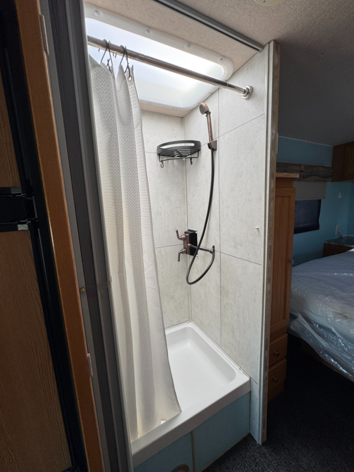 Winnebago Access  2007