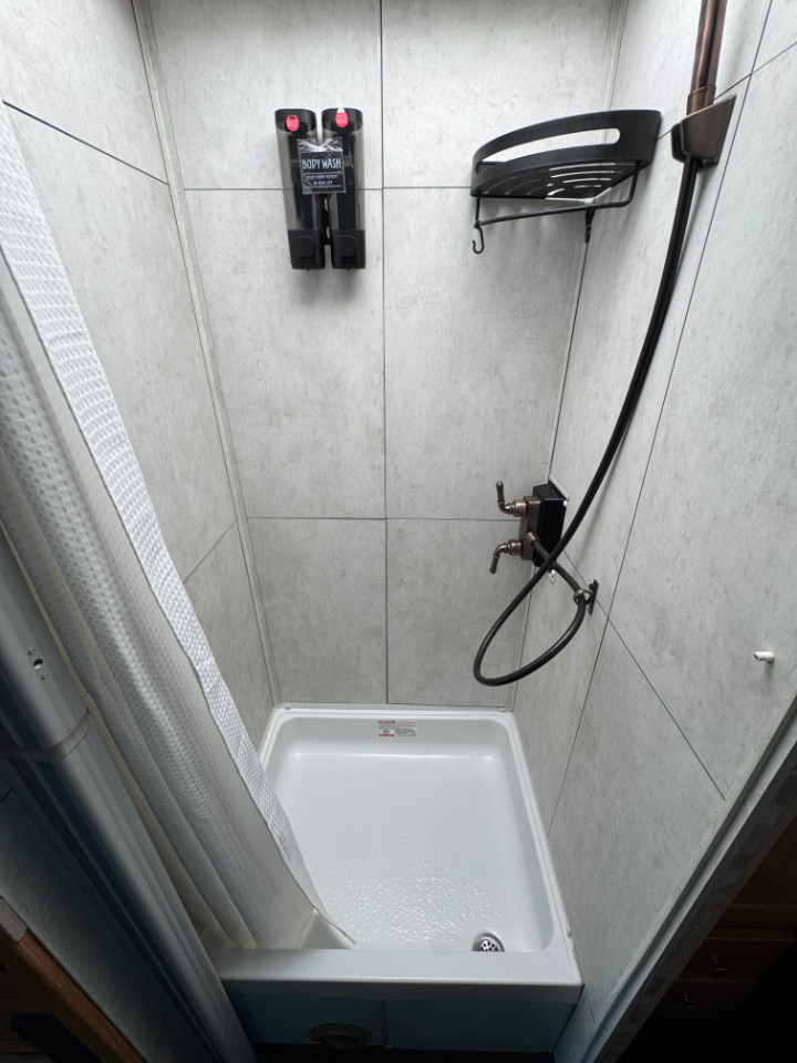 Winnebago Access  2007