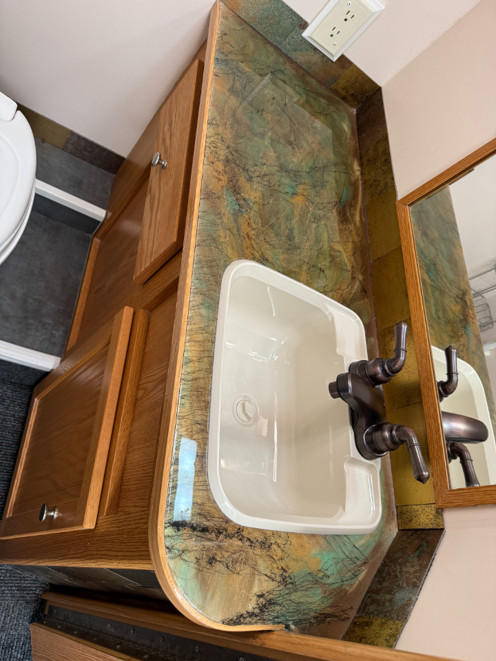 Winnebago Access  2007