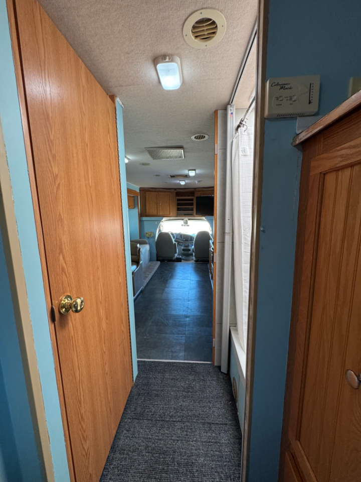 Winnebago Access  2007