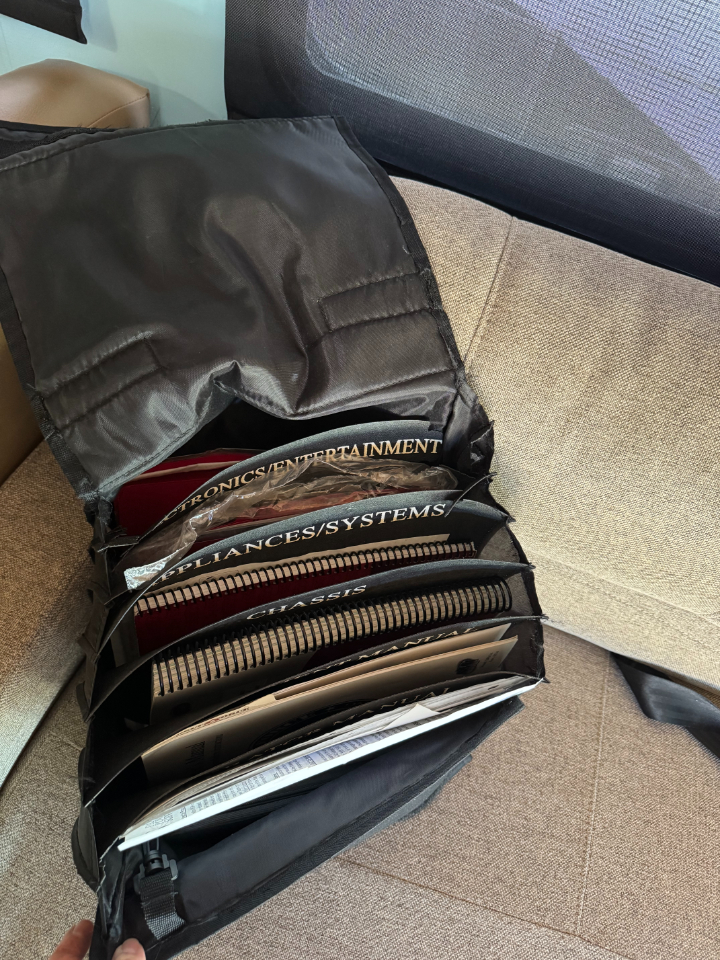 Winnebago Access  2007