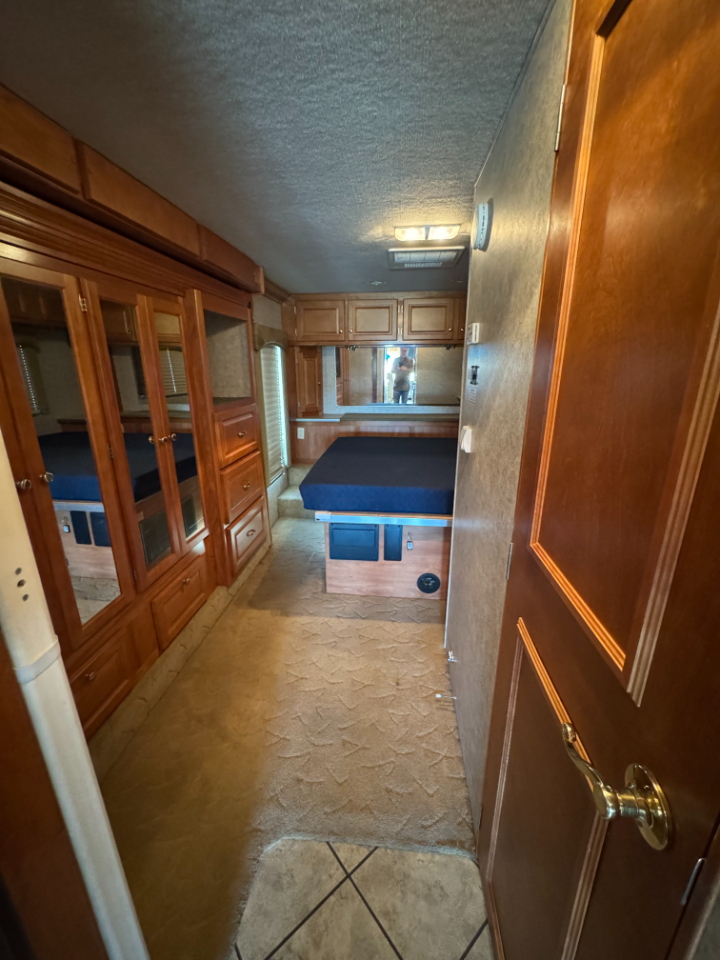 Gulf Stream Coach, Inc Unknown  2007