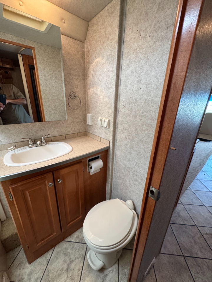 Gulf Stream Coach, Inc Unknown  2007