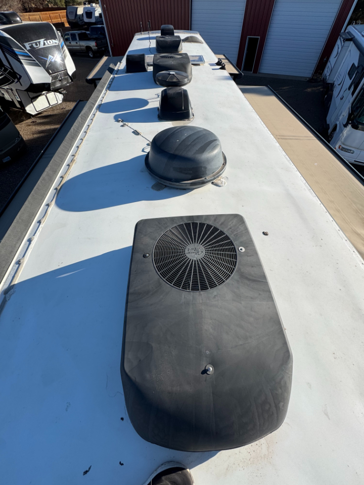 Tiffin Motorhomes Phaeton  2010