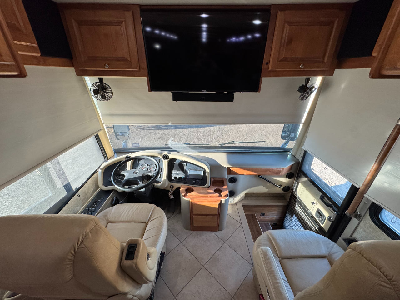 Tiffin Motorhomes Phaeton  2010