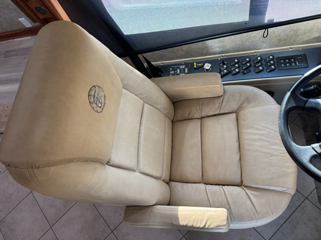 Tiffin Motorhomes Phaeton  2010