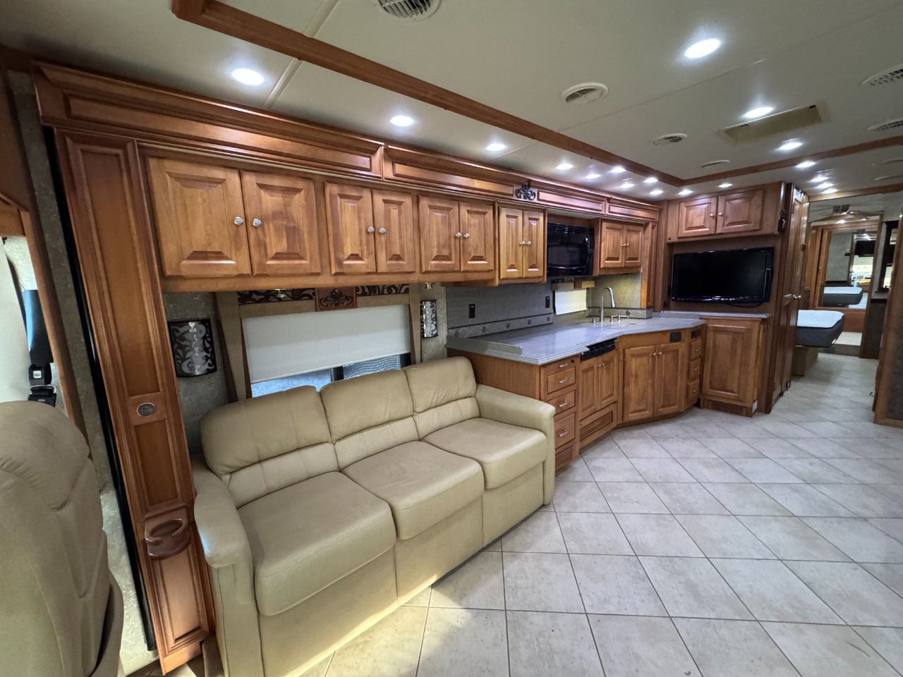 Tiffin Motorhomes Phaeton  2010