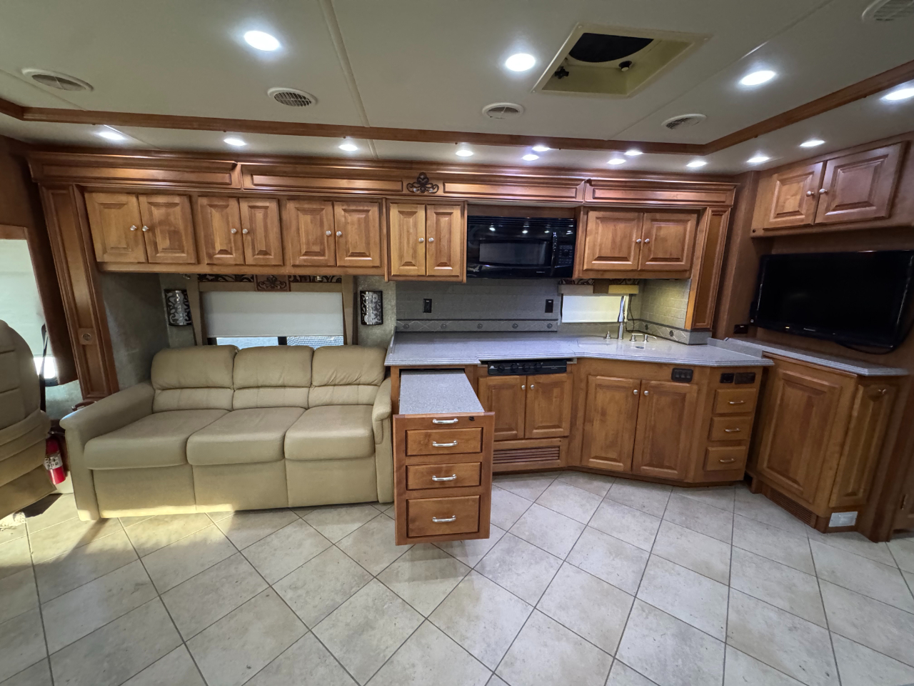 Tiffin Motorhomes Phaeton  2010