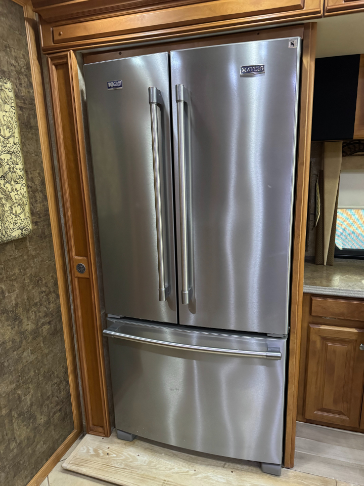 Tiffin Motorhomes Phaeton  2010