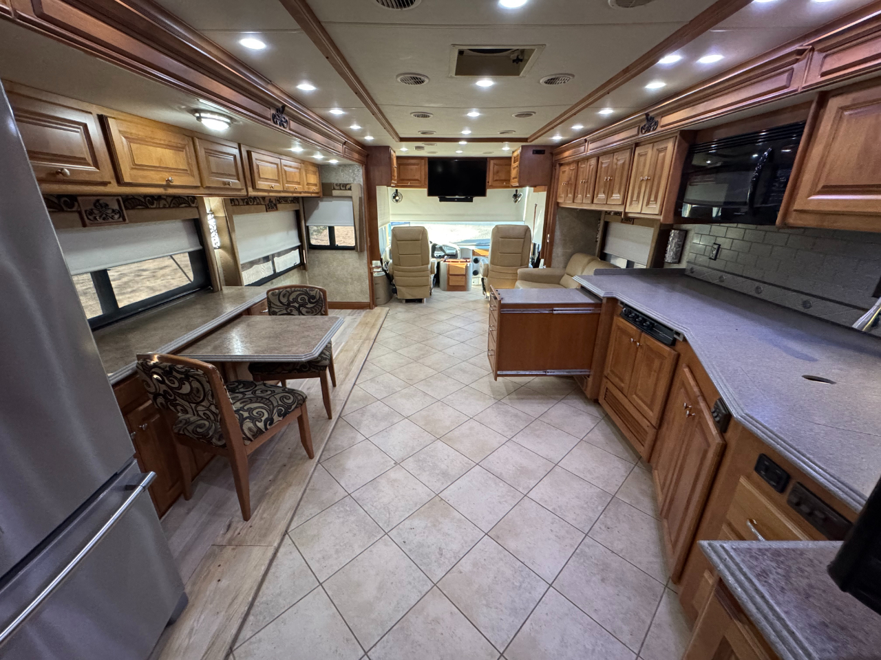 Tiffin Motorhomes Phaeton  2010