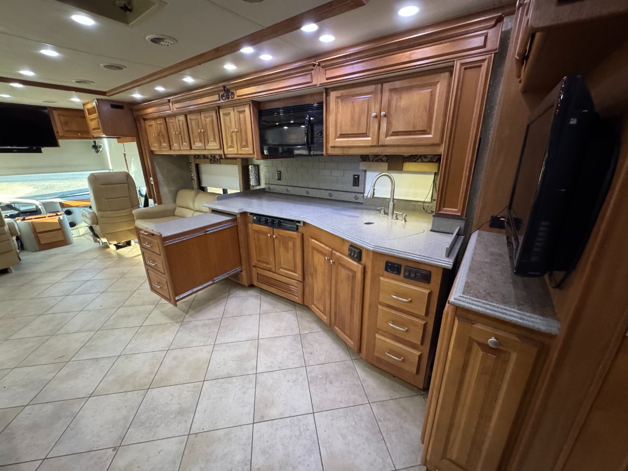 Tiffin Motorhomes Phaeton  2010