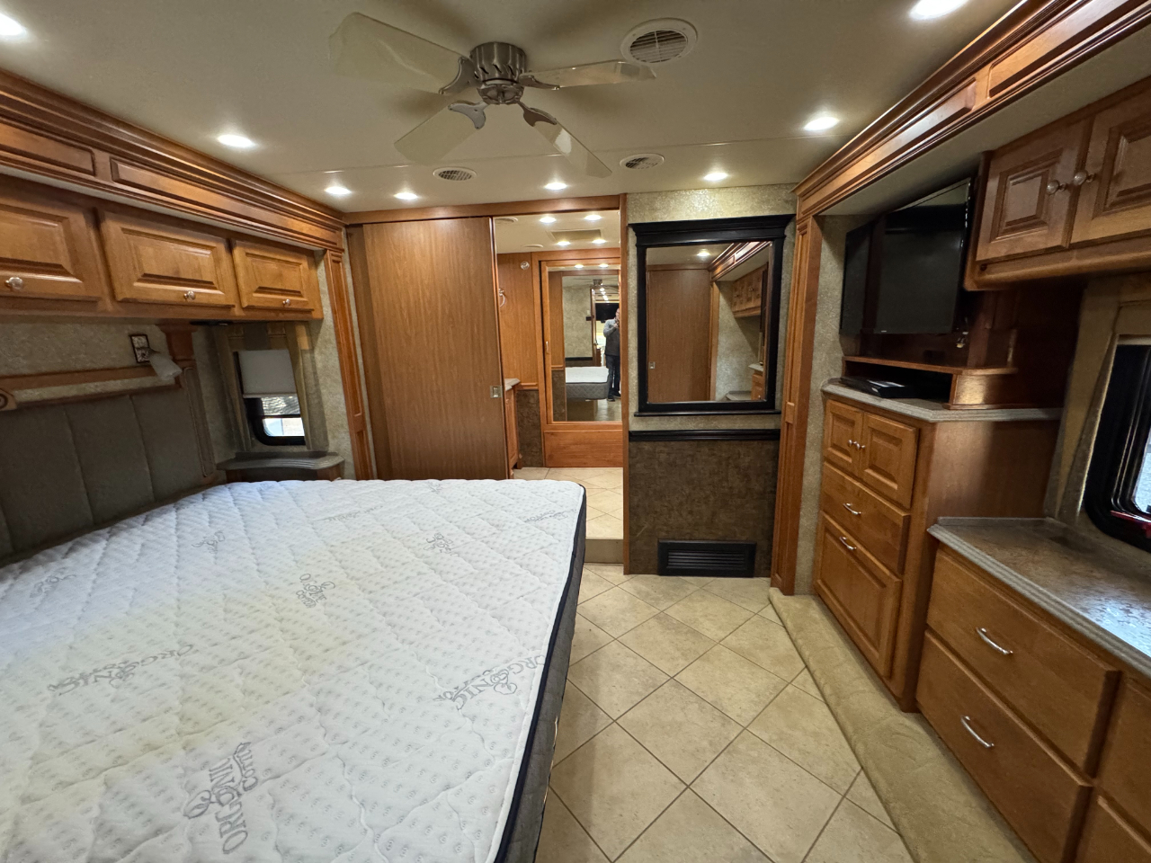 Tiffin Motorhomes Phaeton  2010