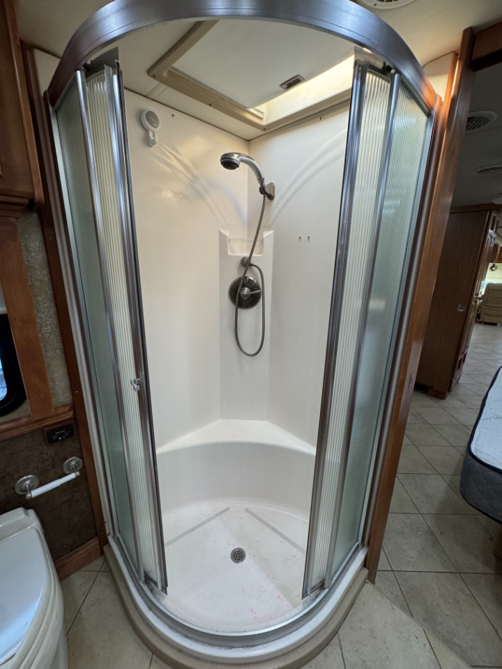 Tiffin Motorhomes Phaeton  2010