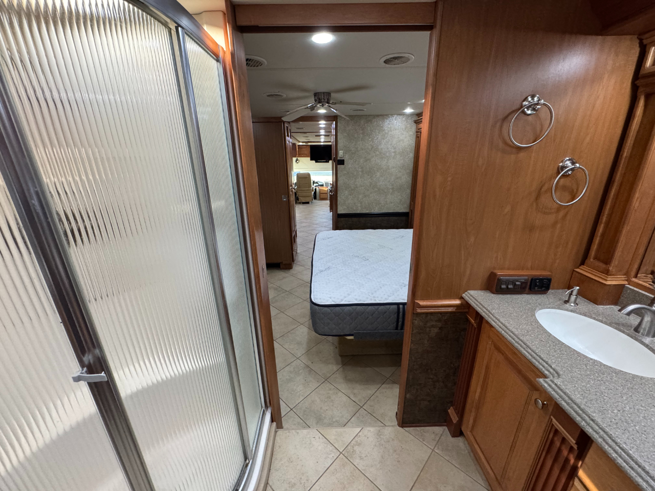 Tiffin Motorhomes Phaeton  2010