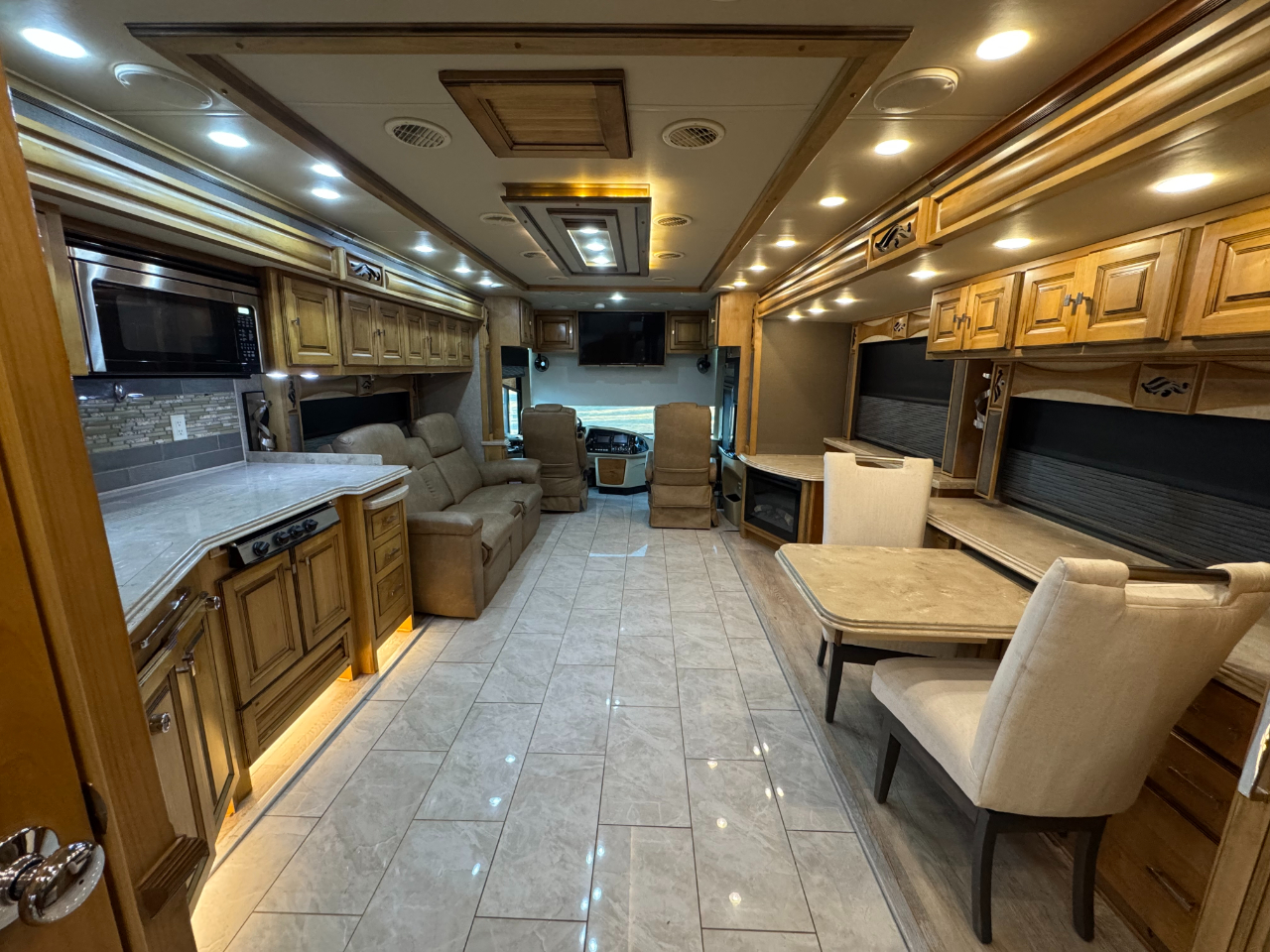 Tiffin Motorhomes Phaeton  2018