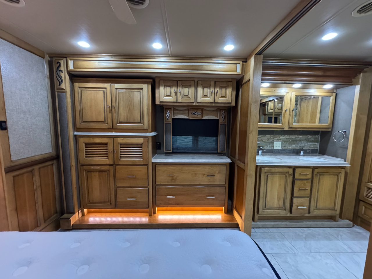 Tiffin Motorhomes Phaeton  2018