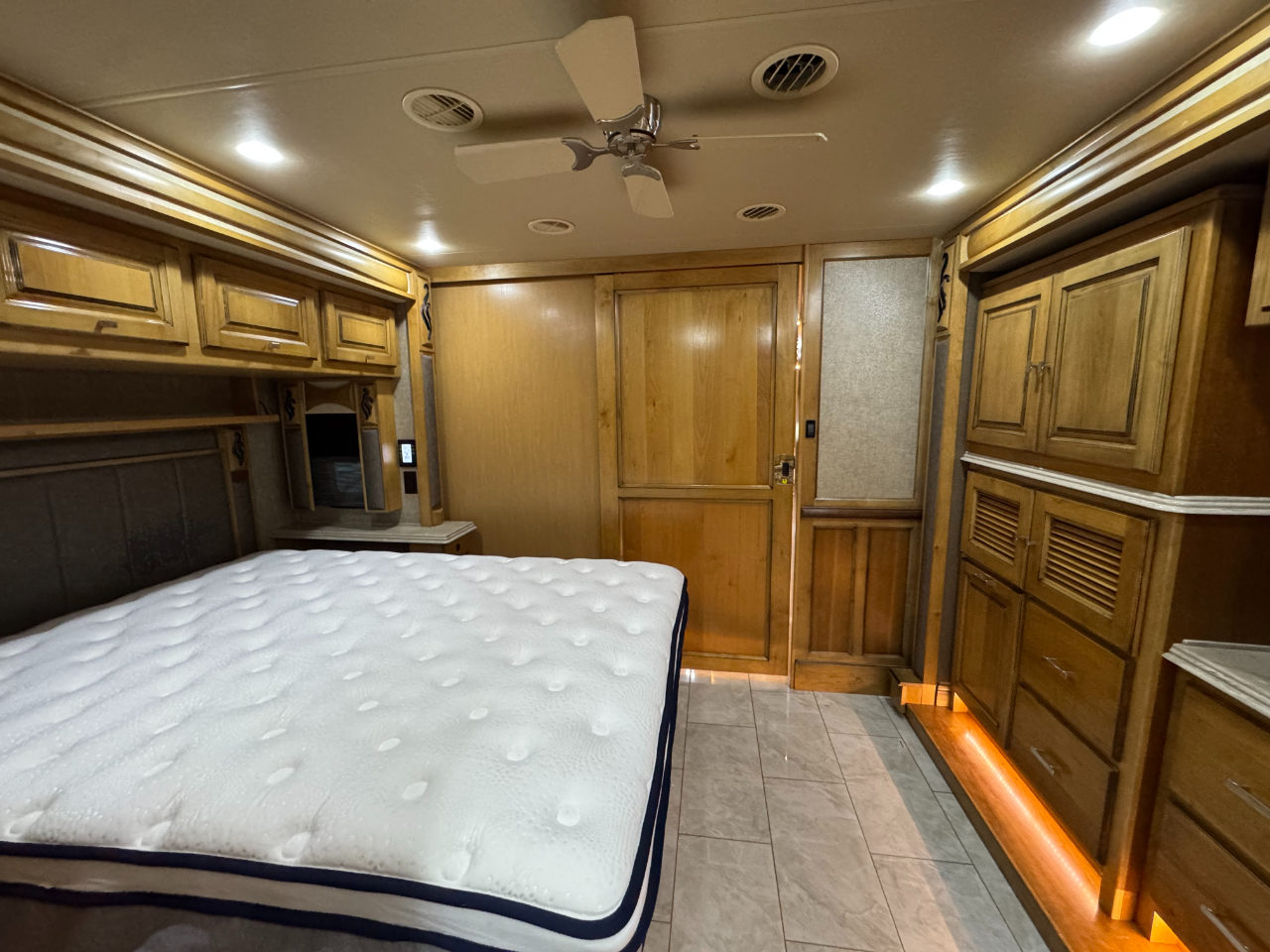 Tiffin Motorhomes Phaeton  2018