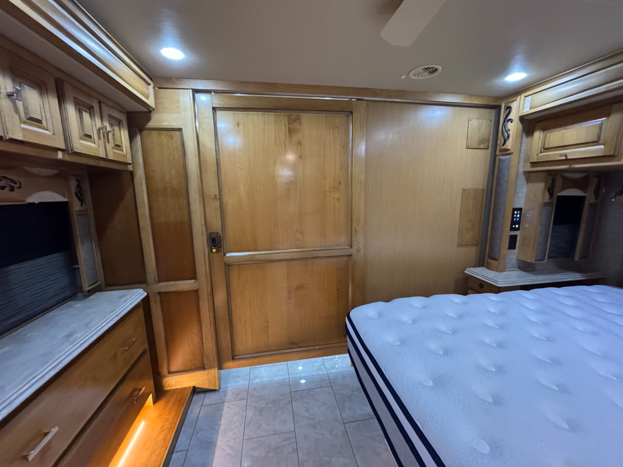 Tiffin Motorhomes Phaeton  2018