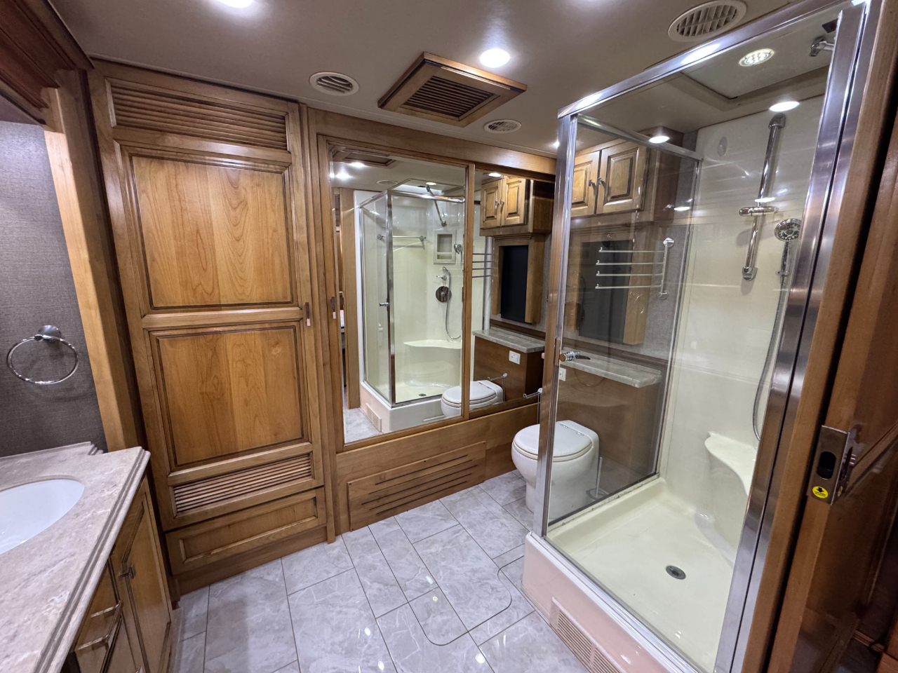 Tiffin Motorhomes Phaeton  2018