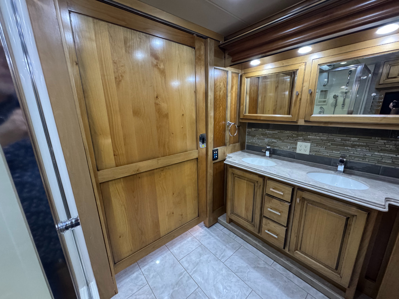 Tiffin Motorhomes Phaeton  2018