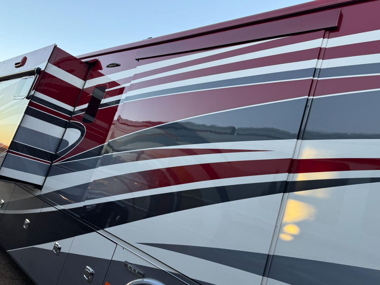 Tiffin Motorhomes Phaeton  2018