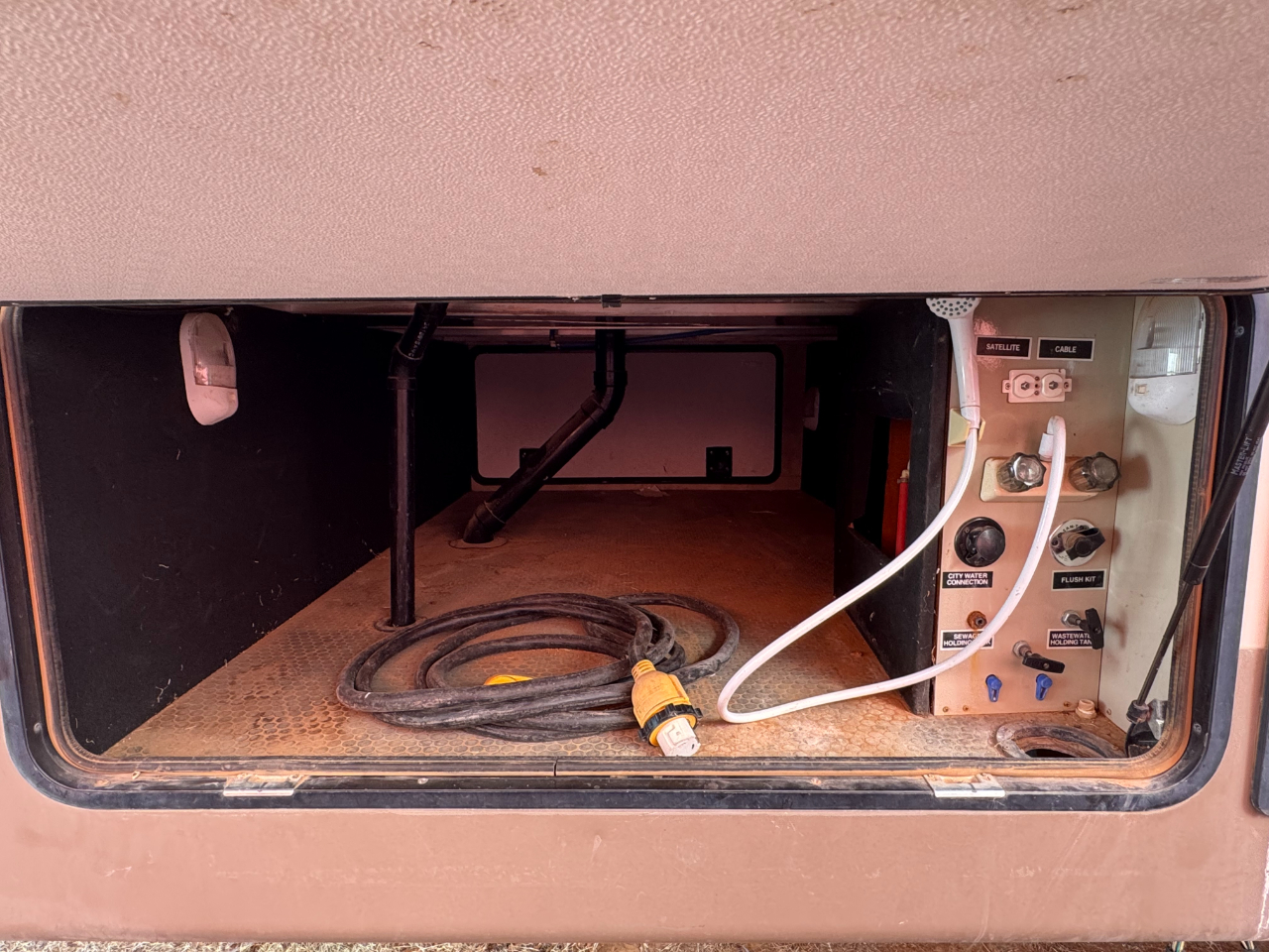 CrossRoads RV Cruiser  2014