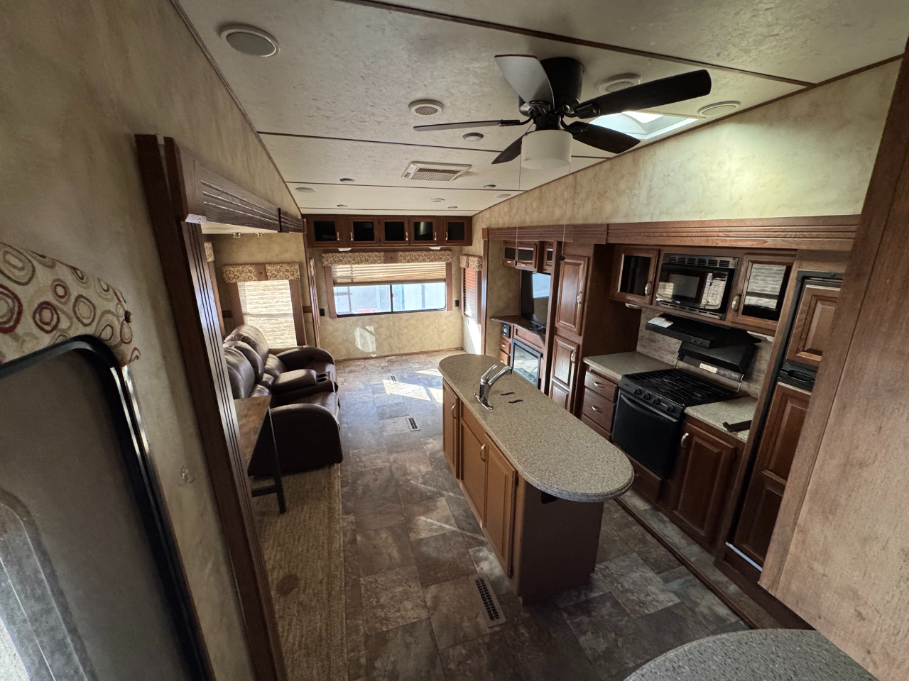 CrossRoads RV Cruiser  2014