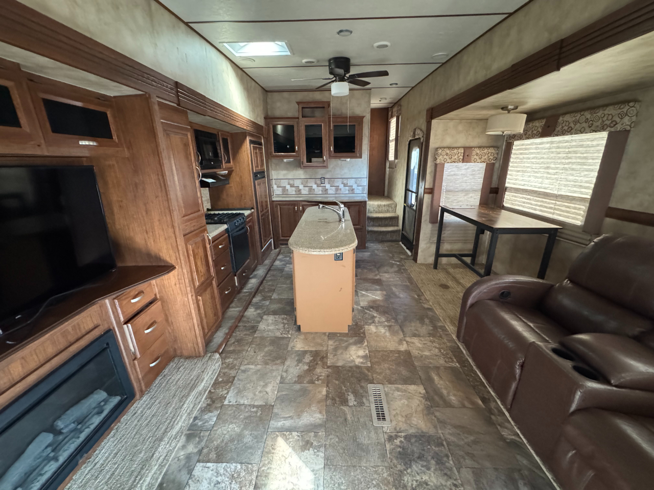 CrossRoads RV Cruiser  2014