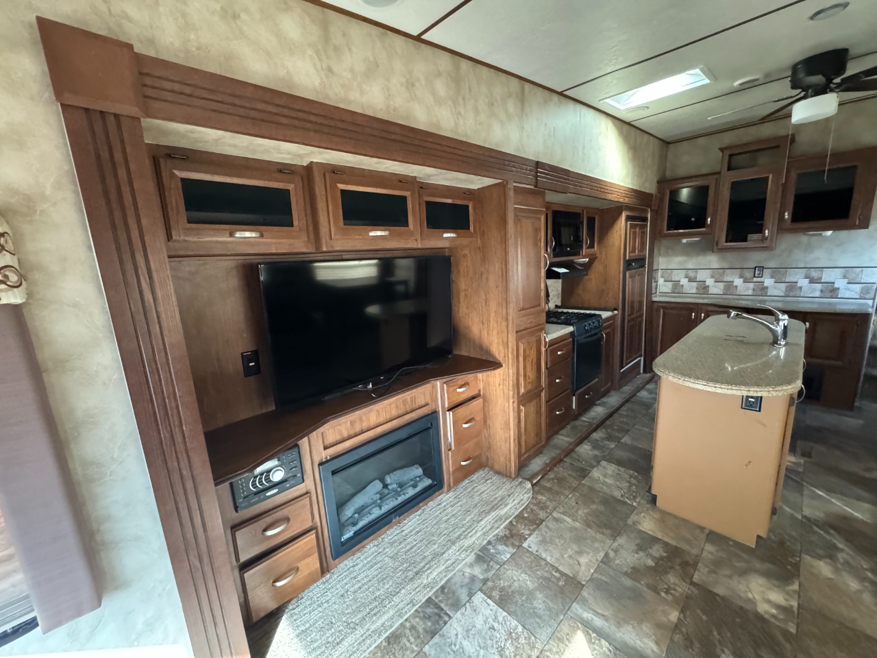 CrossRoads RV Cruiser  2014