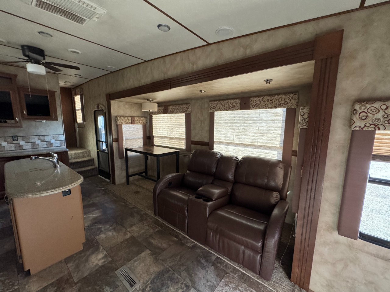 CrossRoads RV Cruiser  2014