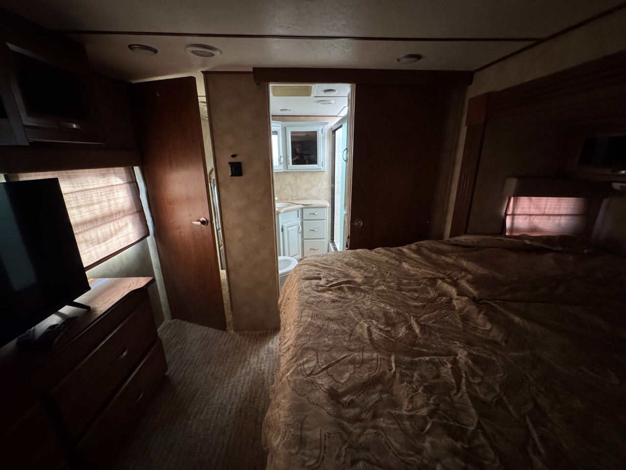 CrossRoads RV Cruiser  2014