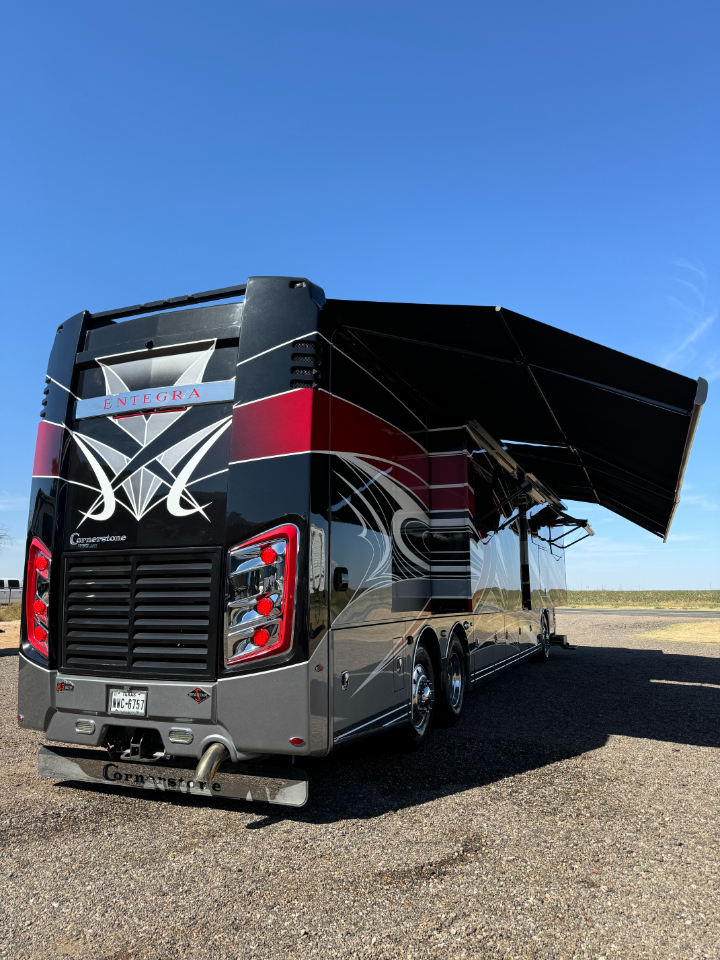 Entegra Coach Cornerstone  2021