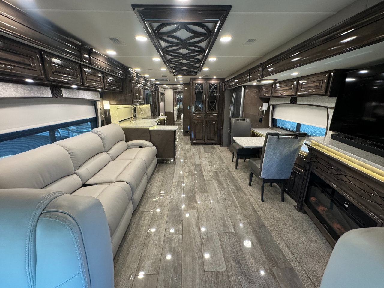 Entegra Coach Cornerstone  2021