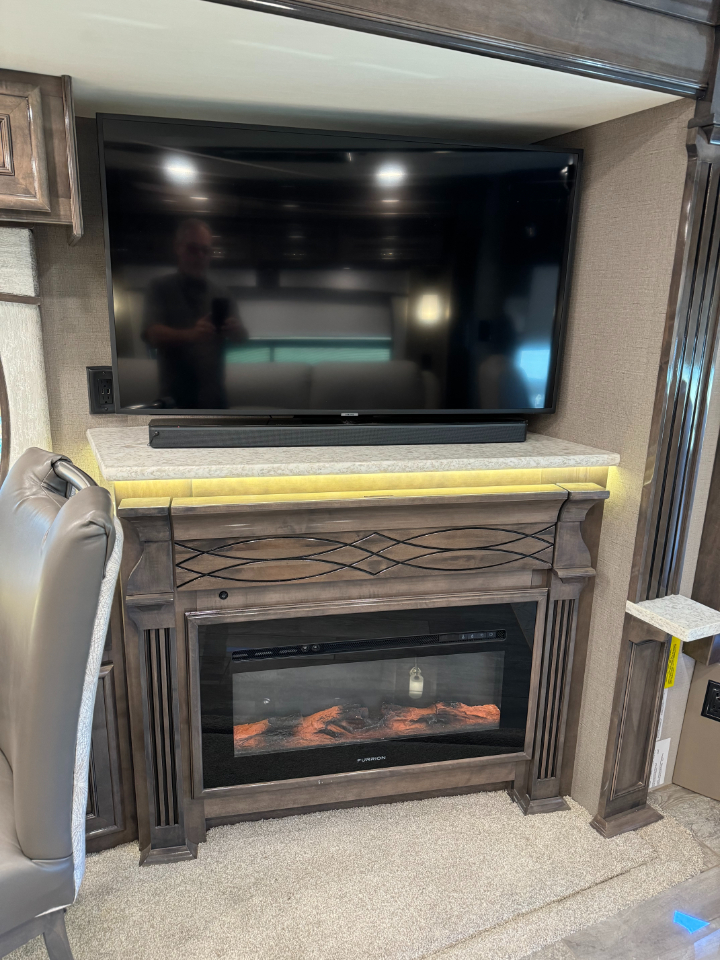 Entegra Coach Cornerstone  2021