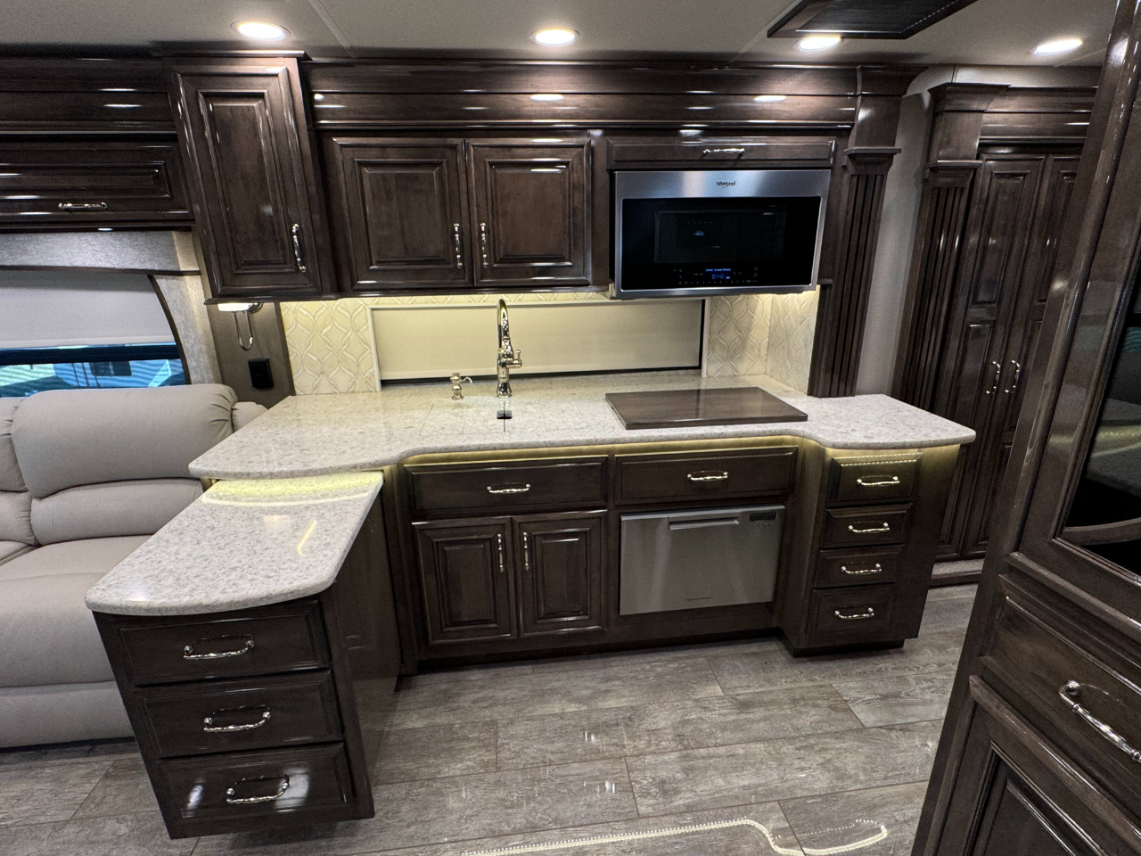 Entegra Coach Cornerstone  2021