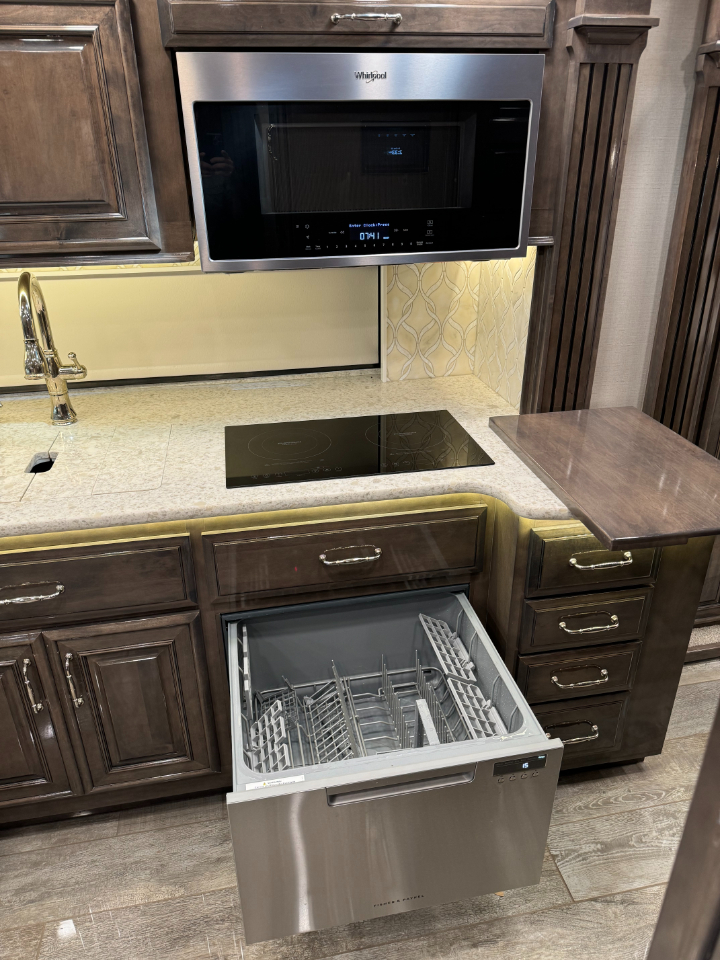 Entegra Coach Cornerstone  2021