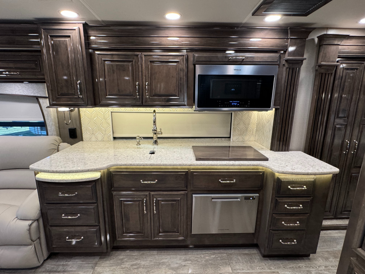 Entegra Coach Cornerstone  2021