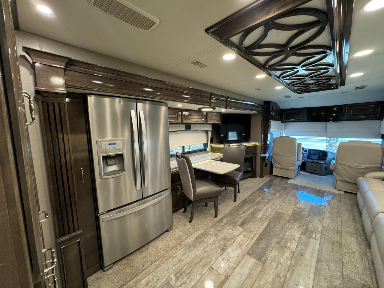 Entegra Coach Cornerstone  2021